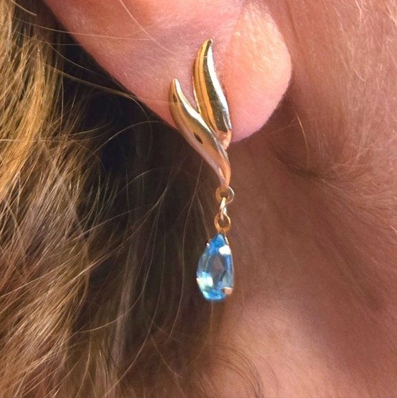 Jewelry - 14kt solid yellow gold blue topaz color earrings